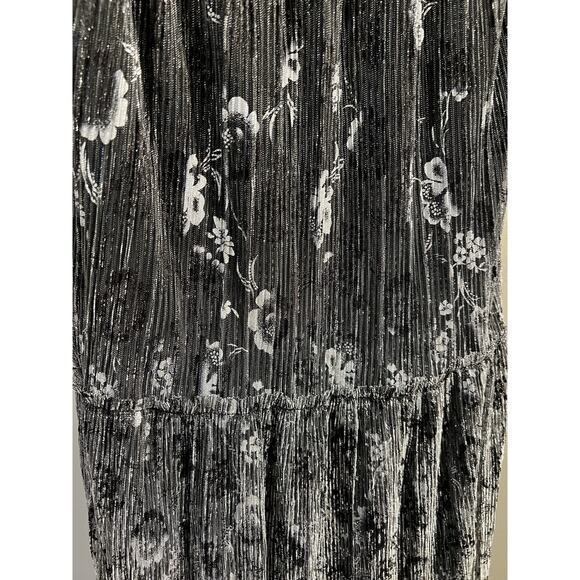 Lulu’s Guest List Gorgeous Black Floral Lurex Tie-Strap Maxi Dress Sz Small - Picture 6 of 6